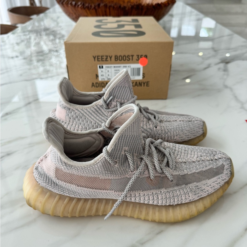 YEEZY BOOST 350 V2 Synth